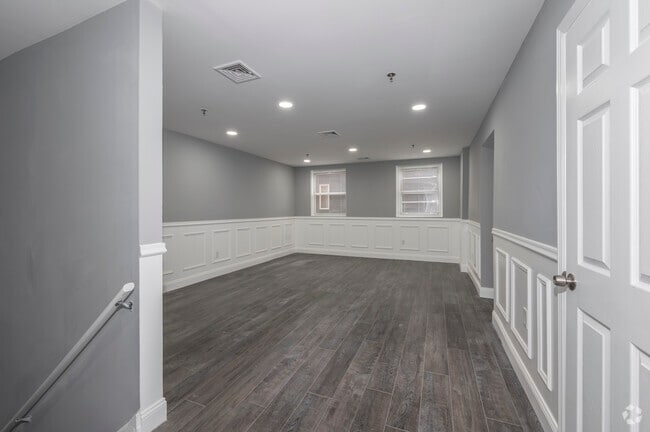 223 Meadow St - 3BD, 2BA - Living Room - 223 Meadow St