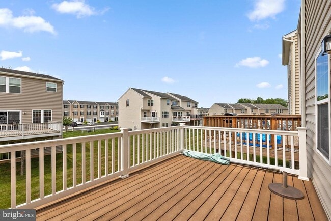 Building Photo - 110 Topaz Dr