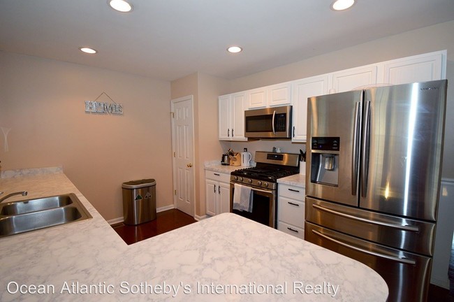 Building Photo - 3 br, 2 bath House - 116 Starlight Drive