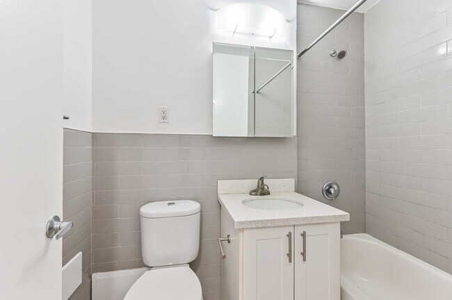 Photo du bâtiment - Heath Estates A