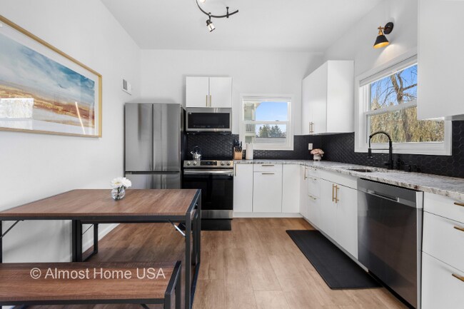 Foto del edificio - 1335 Rhode Island St