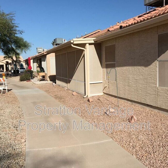 Building Photo - 6870 S Oakmont Dr
