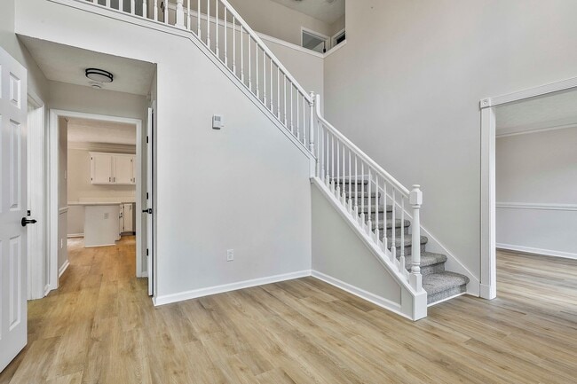 Building Photo - Spacious 5-Bed/3-Bath Turn-Key Home in Rivers Edge! Fully Remodeled & Move-In Ready