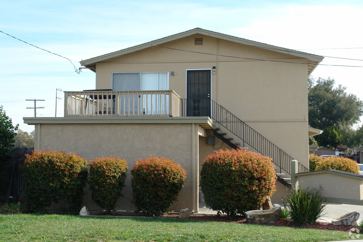 Foto del edificio - 37122 Elm St