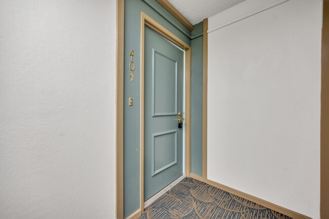 Building Photo - 460 N Civic Dr