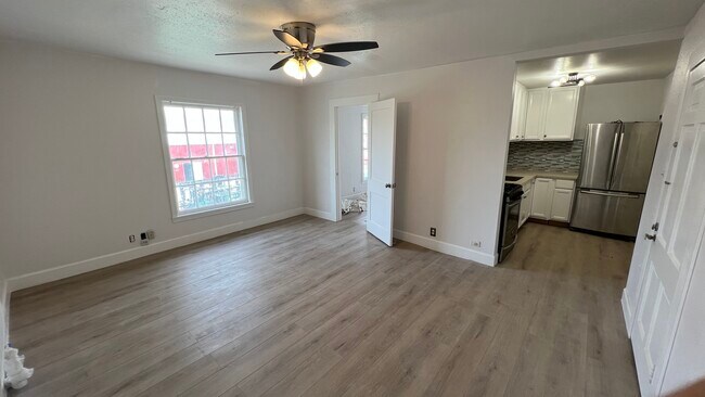 Foto del edificio - 3821 Woodleigh St