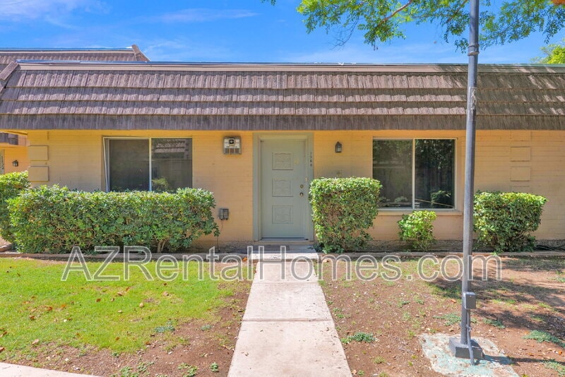 Primary Photo - 1622 E Coronado Dr
