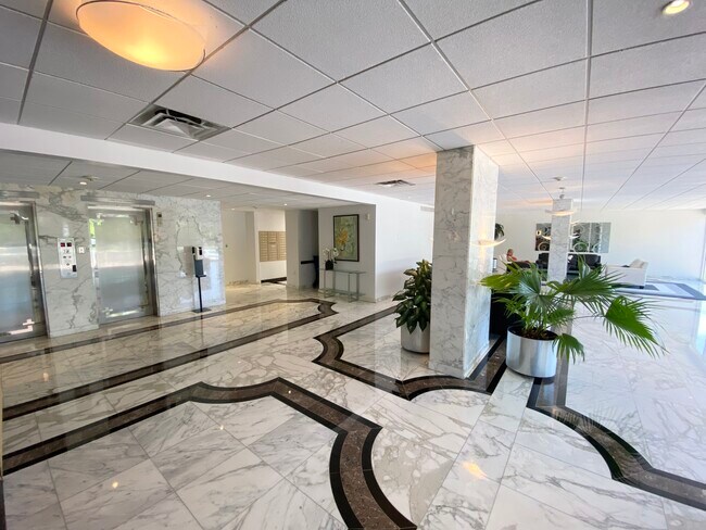 Foto del edificio - 3000 E Sunrise Blvd