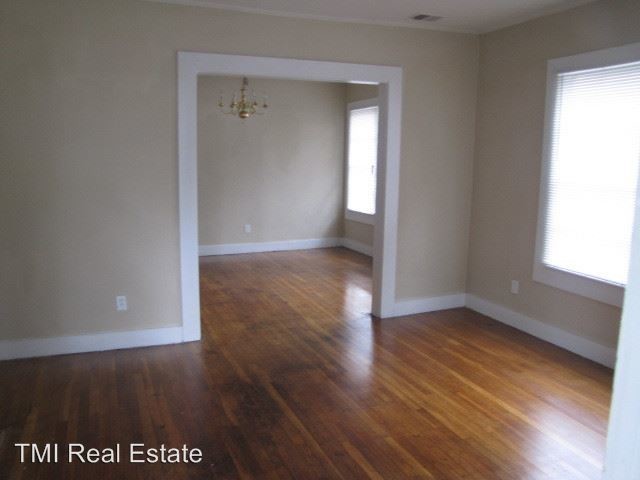 Foto del edificio - 533 16th Ave NW