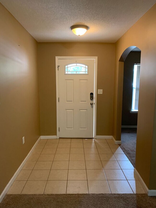 Building Photo - 3 Bedroom/2 Bath Home in Valdosta, GA Close to Moody Air Force Base