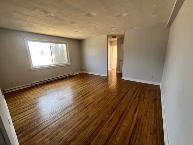 Building Photo - 445 Covert St