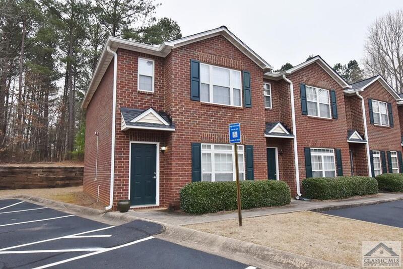 Foto principal - 637 Huntington Road