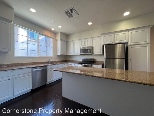 Building Photo - 3 br, 3.5 bath House - 1050 Vanilla Walkway