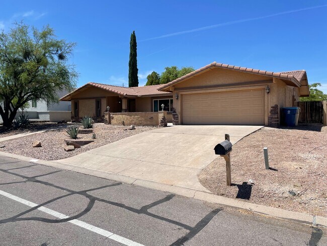 Foto del edificio - 17310 E El Pueblo Blvd