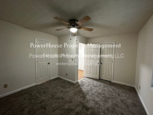 Building Photo - 504 Oakwood Ct