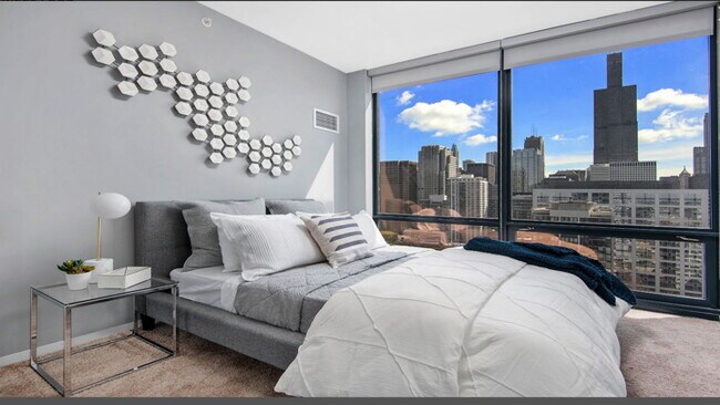 Dormitorio espacioso - 801 W Adams St