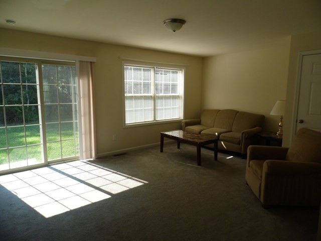 Building Photo - 18 Hickory Terrace