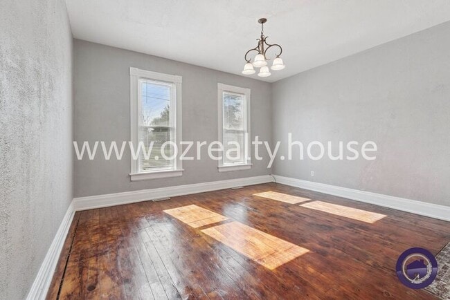 Building Photo - 247 Field Ave