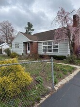 Building Photo - 71 Chapel St