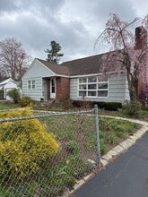 Building Photo - 71 Chapel St