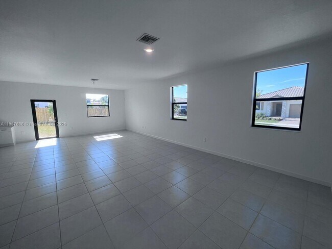 Foto del edificio - 11962 SW 241st St