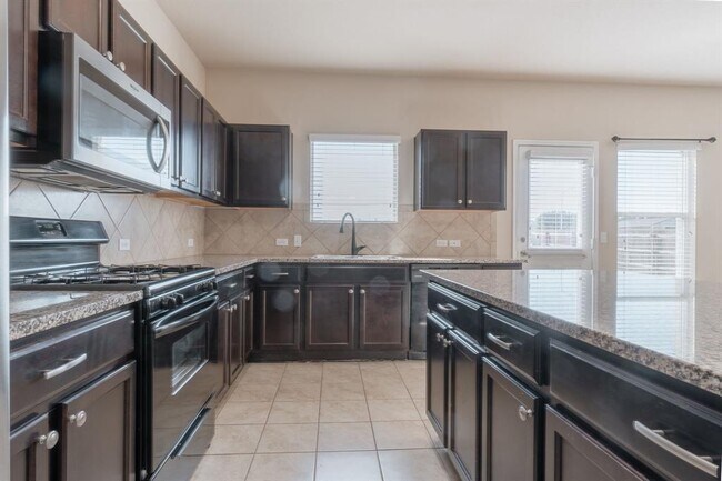 Building Photo - 1405 Brashear Ct
