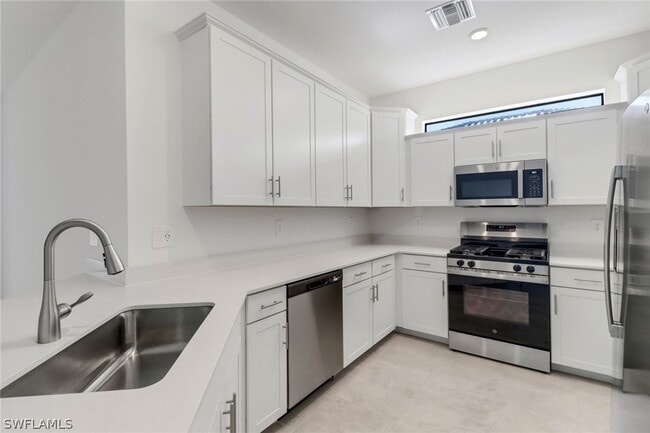 Building Photo - 19600 Hinkley Dr