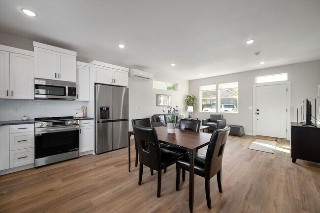 Foto del edificio - Move In Special- Up to 3 Months Free !! Ne...