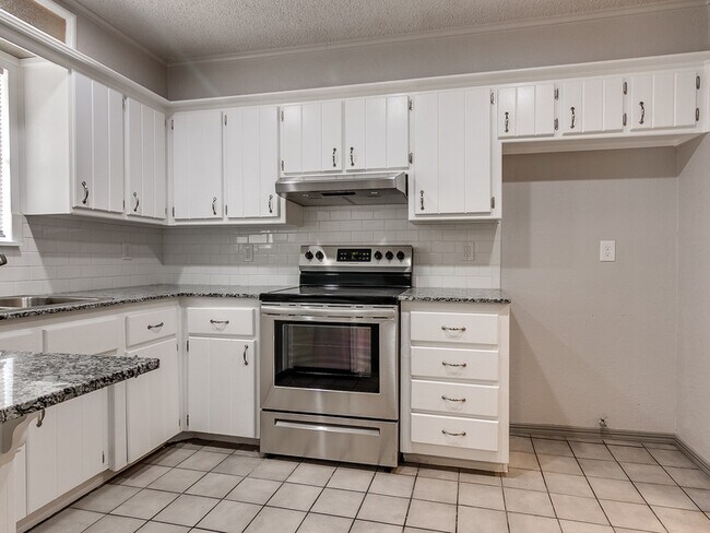 Foto del edificio - 2002 Vanessa Dr