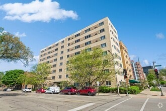 Building Photo - 1400 Chicago Ave