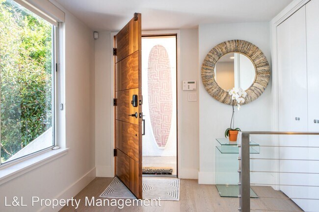 Building Photo - 3 br, 2.5 bath House - 202 Valley Street #5