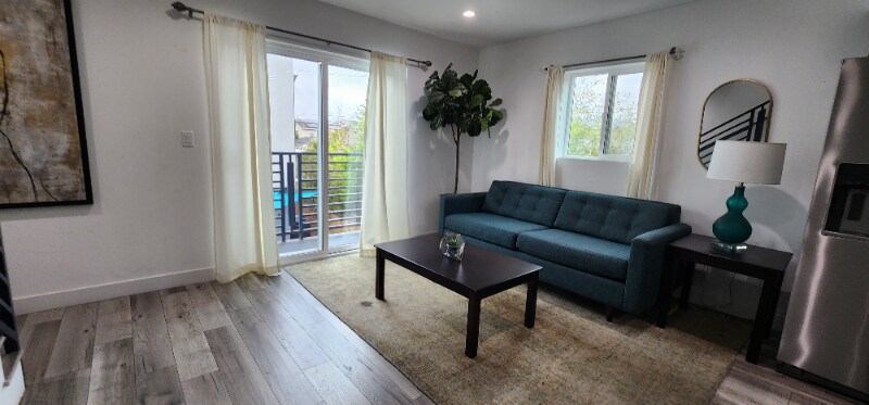 Foto principal - 1228 Alexandria Ave