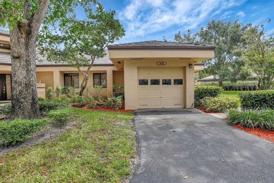 Primary Photo - 9341 Chelsea Drive S