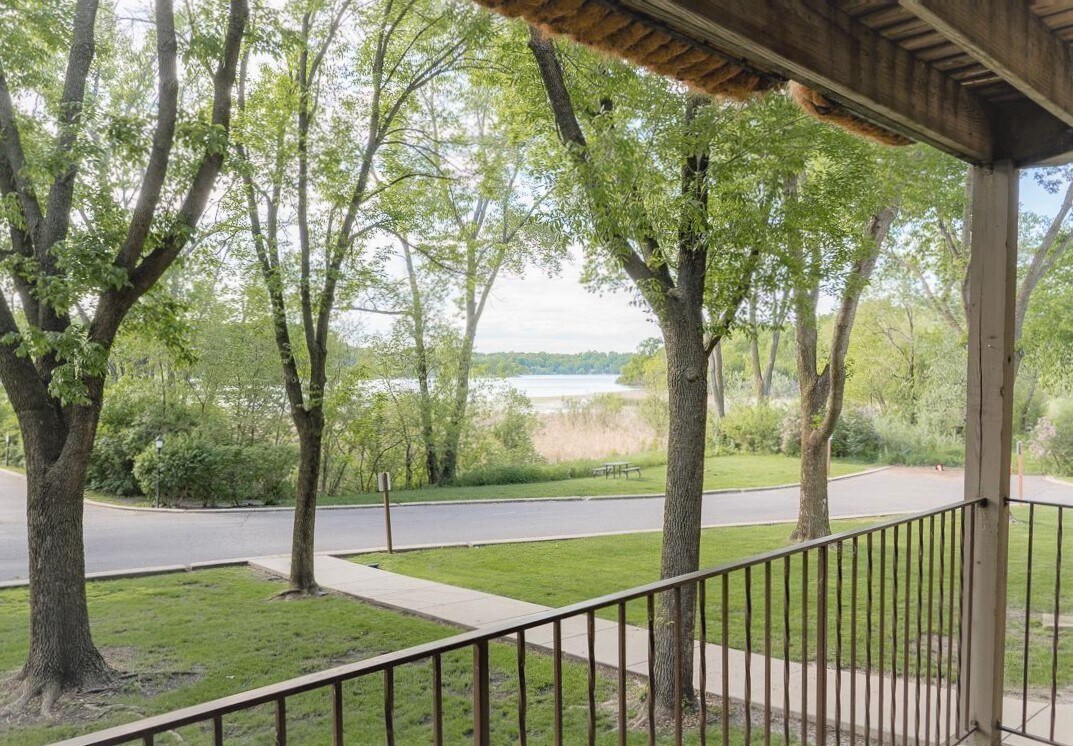 1304 W Medicine Lake Dr Unit 124, Minneapolis, MN 55441 Condo for Rent in Minneapolis, MN