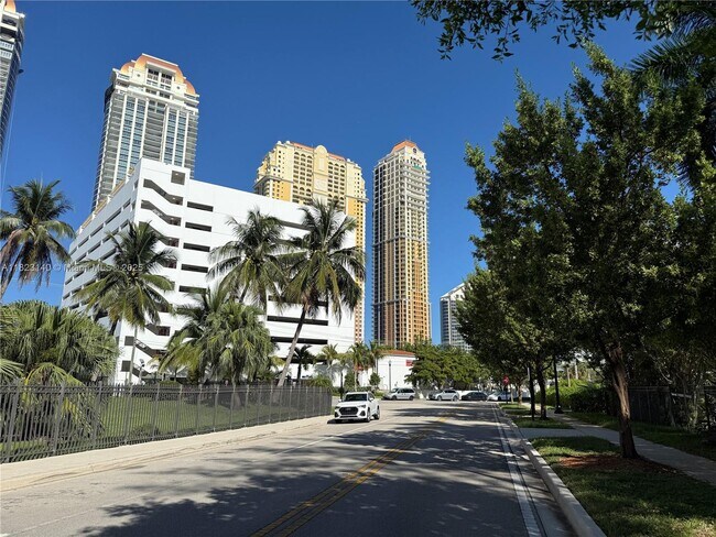 Foto del edificio - 201 180th Dr