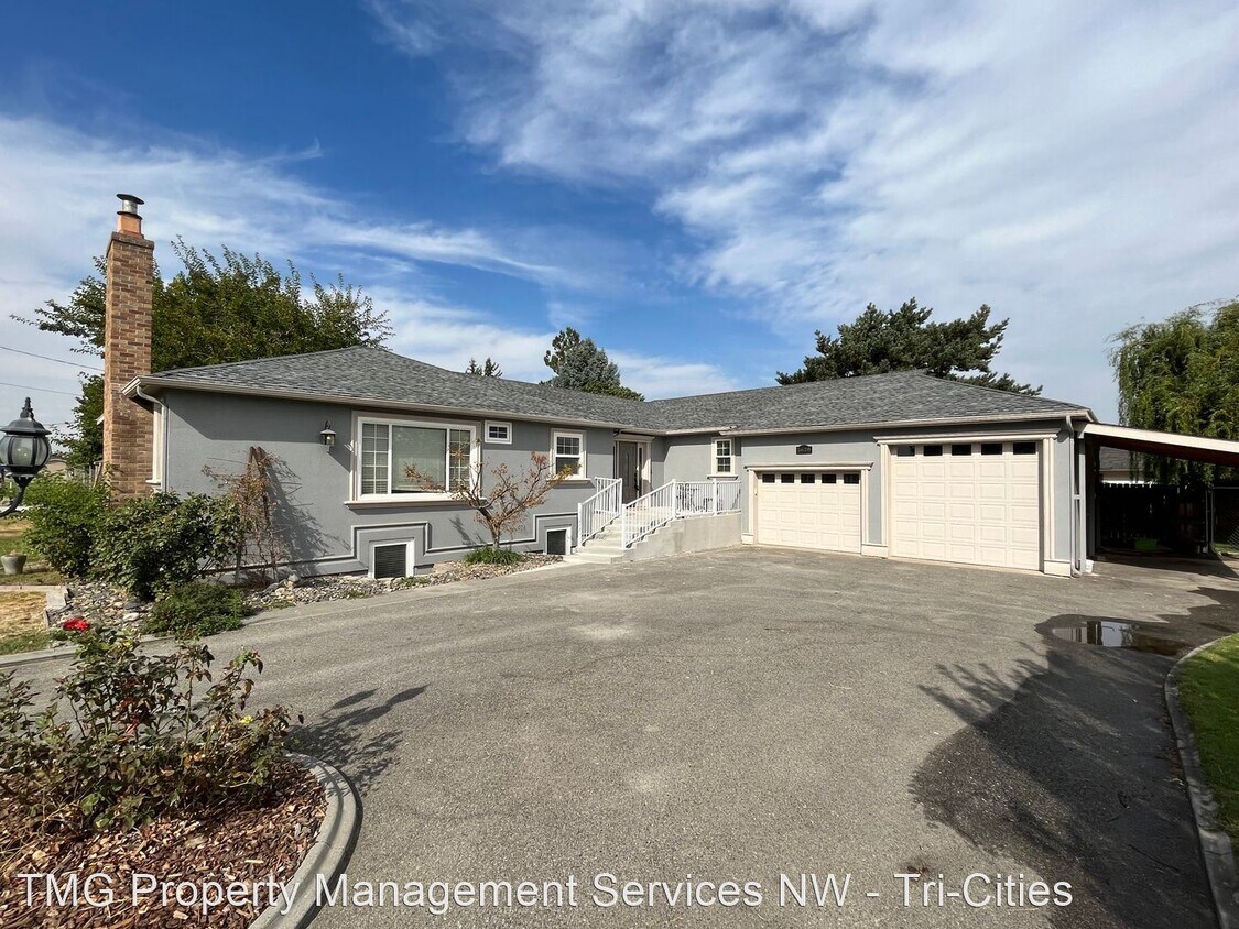 5 br, 3 bath House 5628 W Metaline Avenue House Rental in Kennewick