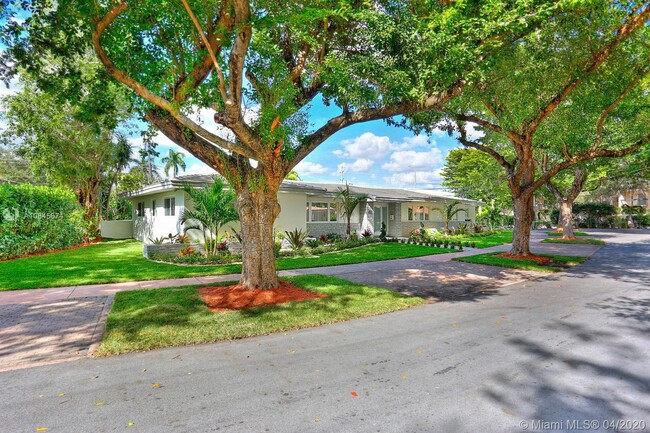 Building Photo - 5300 Orduna Dr