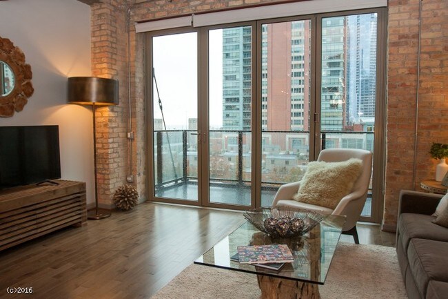 Building Photo - 443 E Illinois St