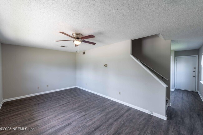 Building Photo - 890 Hibiscus St