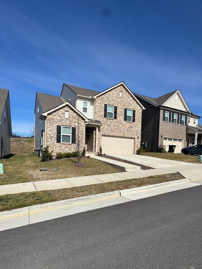 Foto del edificio - Fully Furnished 4BR Home with Loft, Patio & 2-Car Garage – Lawn Care Included