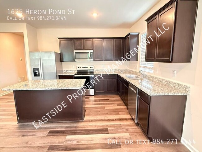 Building Photo - 1625 Heron Pond St