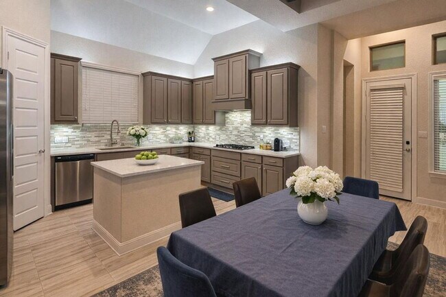 Foto del edificio - 13423 Alpine Mountain Ln