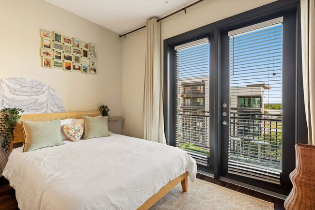 Foto del edificio - 9127 Research Blvd