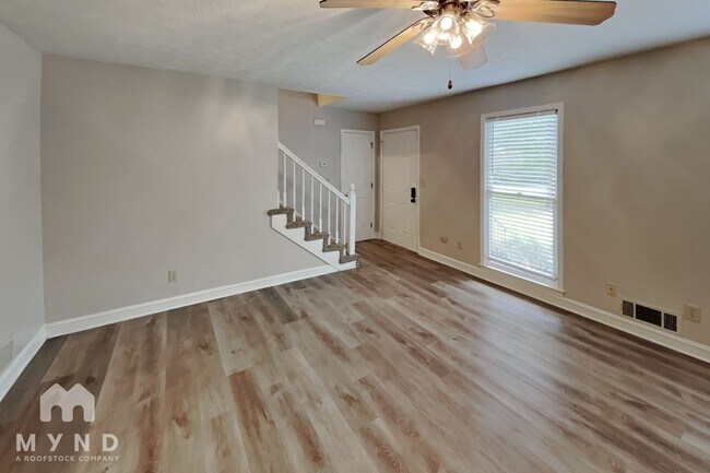 Foto del edificio - 2115 Grayson Ct