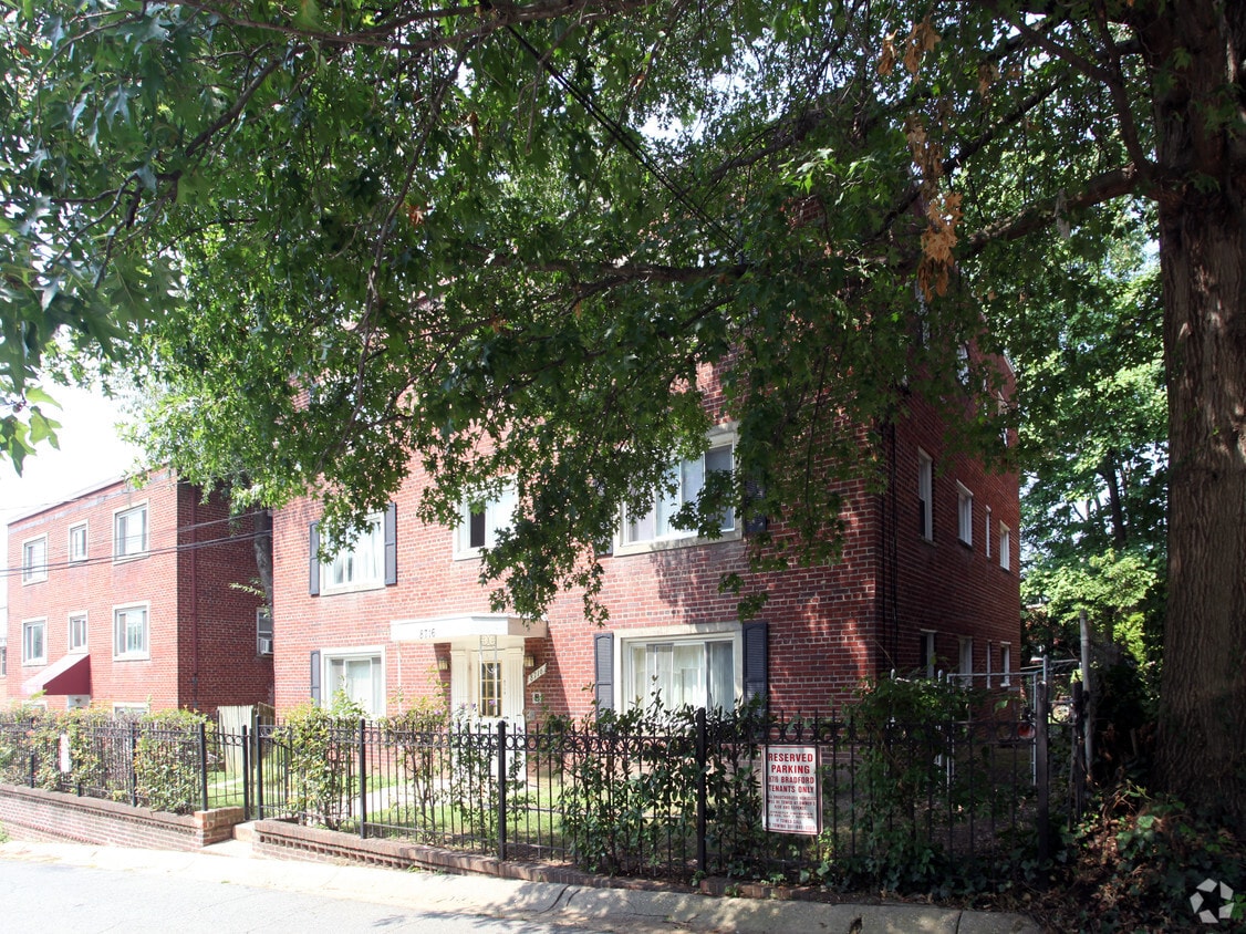 Primary Photo - 8716 Bradford Rd
