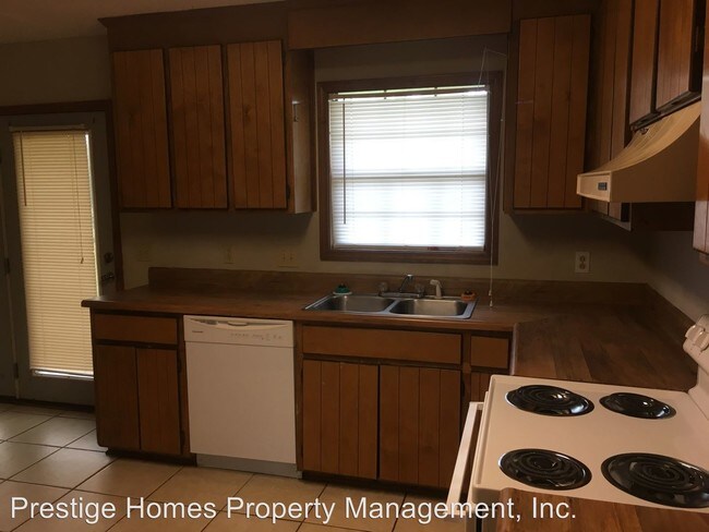 Building Photo - 3 br, 2 bath House - 114 Yvonne Dr