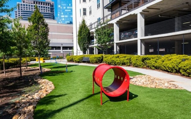 Foto del edificio - 707 Park Ave NE