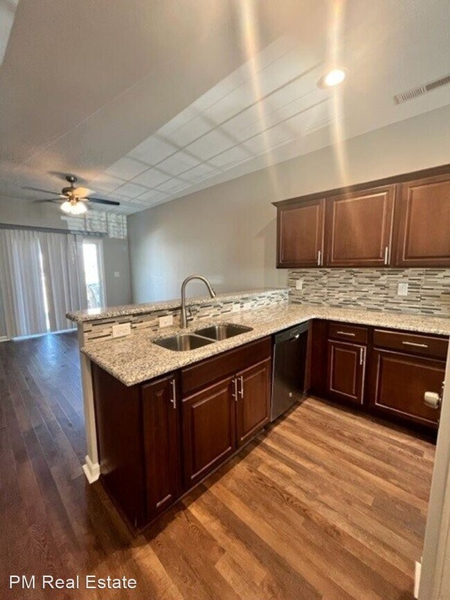 Foto del edificio - 2 br, 2.5 bath House - 111 Summerland Drive