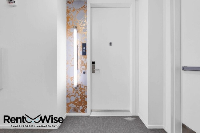 Building Photo - 450 Hayes St