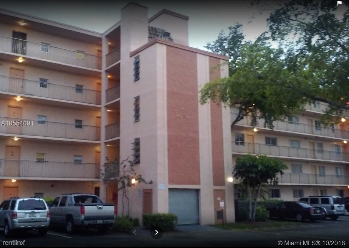 2 br, 2 bath - 8610 N Sherman Cir Apt 207 - 2 br, 2 bath  - 8610 N Sherman Cir Apt 207